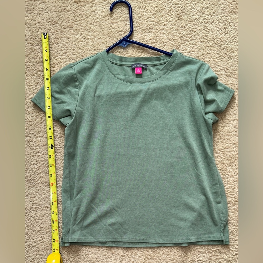 A Vince Camuto women’s shirts